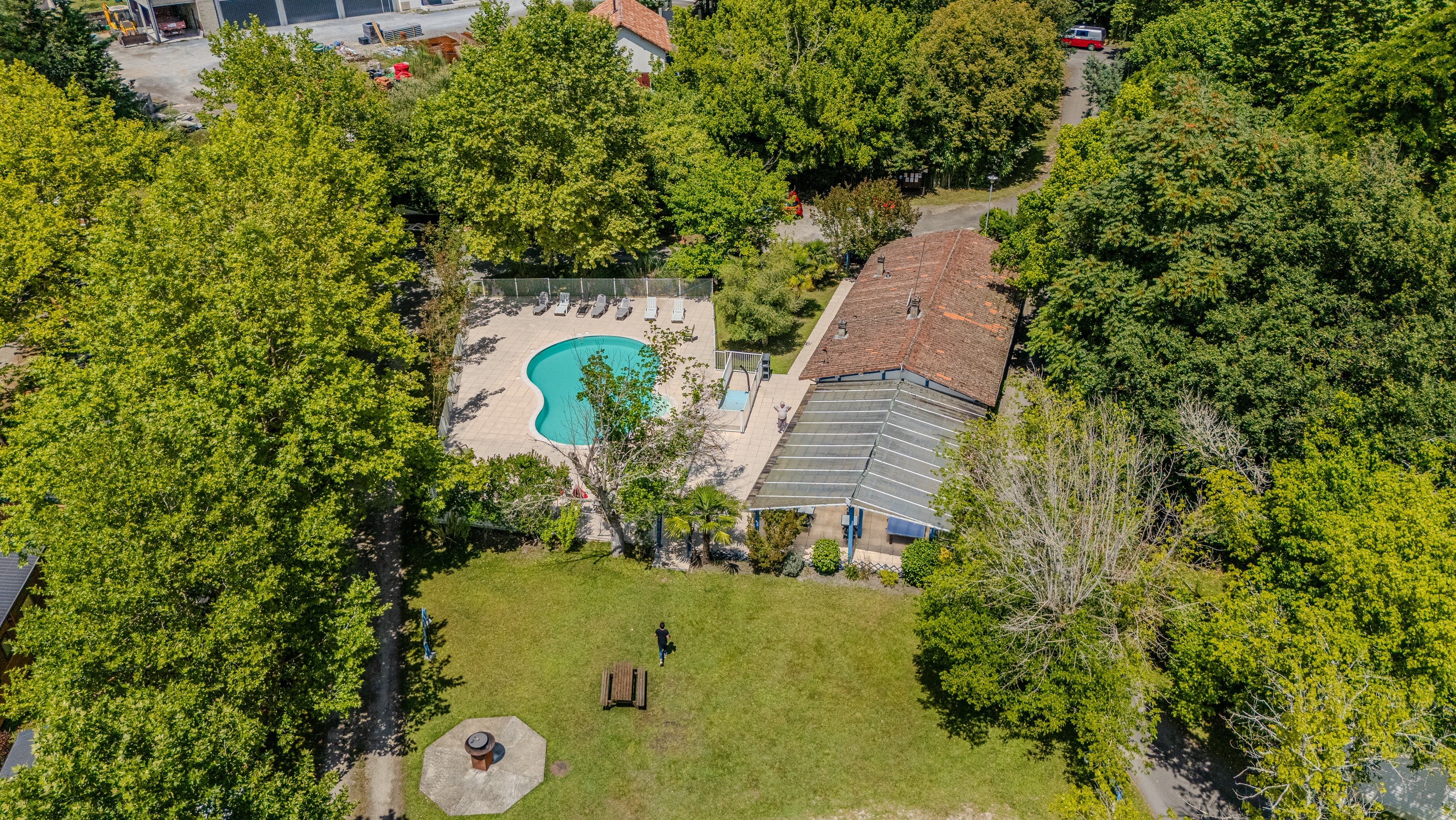 Vue aérienne du camping et de la forêt landaise