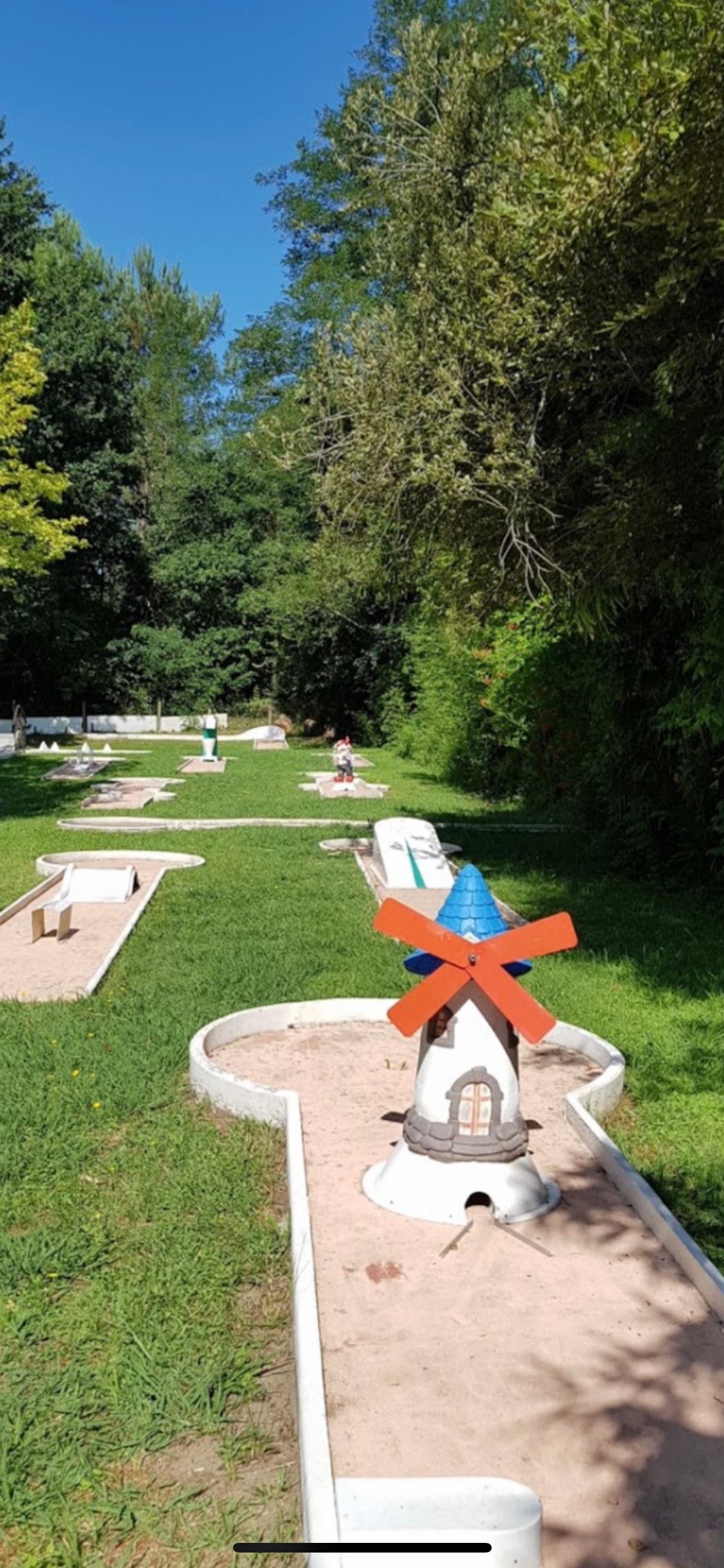 Mini-golf